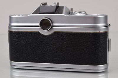 Lot 130 - A Wray Wrayflex Ia SLR Camera Outfit