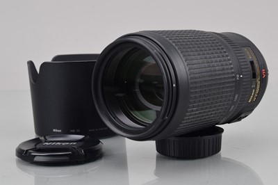 Lot 207 - A Nikon AF-S Nikkor 70-300mm f/4.6-5.6G VR ED Lens