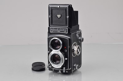 Lot 235 - A Rolleicord VA TLR Camera