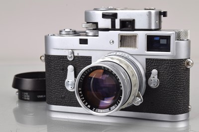 Lot 375 - A Leitz Wetzlar Leica M2 Rangefinder Camera