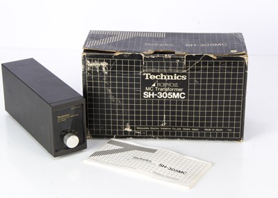 Lot 555 - Technics Transformer