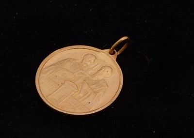 Lot 58 - A Pope Pius XII Gold medallion