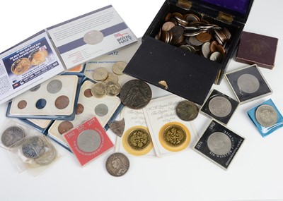 Lot 101 - A small collection of British coinage