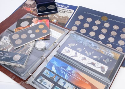 Lot 157 - A small collection of British and world coinage and stamps