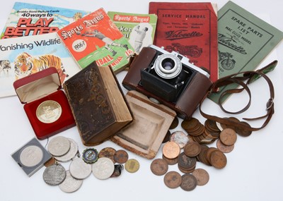 Lot 189 - A small collection of British and world coinage and other items