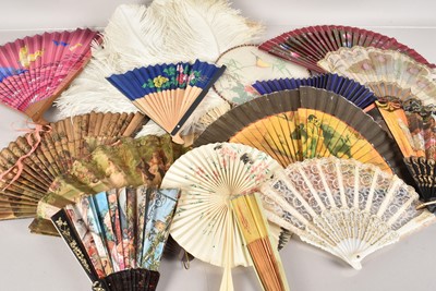 Lot 4 - A group of 25 vintage Hand Fans