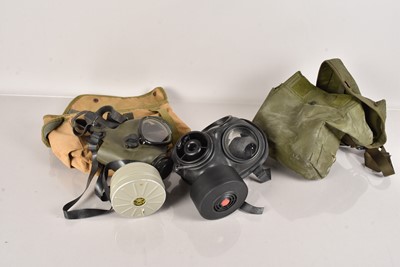 Lot 326 - A 1980s Gas Mask with case