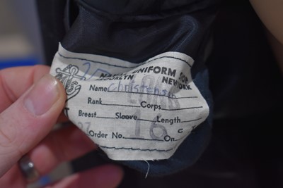 Lot 386 - A Woman's US Navy Lieutenant Commander's uniform jacket and skirt