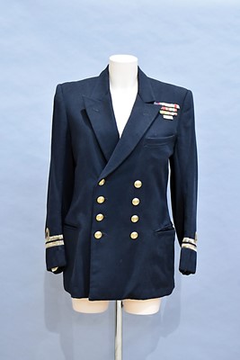 Lot 387 - A WWII British Women's Naval Lieutenants jacket