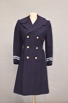 Lot 391 - A United States Naval Reserve (Women's Reserve) WAVES overcoat