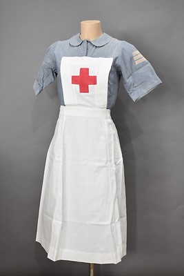 Lot 398 - A vintage nurse's uniform