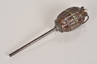 Lot 515 - An inert WWI British No.23 MkIII Mills Grenade