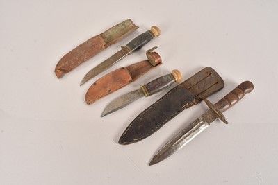 Lot 575 - A WWII Trench knife