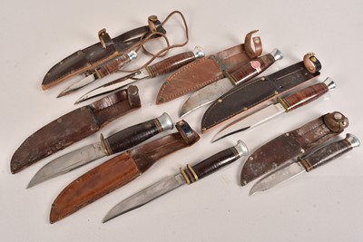 Lot 580 - A collection of Hunting Knives