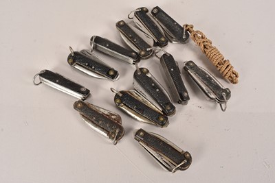 Lot 583 - An assortment of Jack Knives