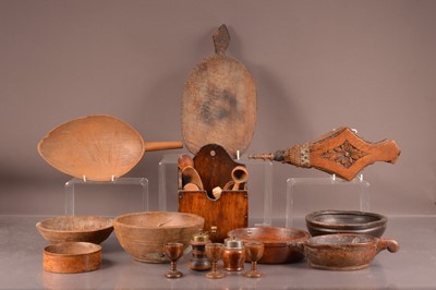 Lot 140 - A collection of 18th century and later treen items