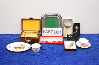 Lot 259 - A mixed lot