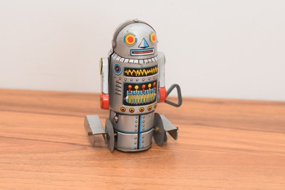 Lot 284 - A circa 1960s Japanese tin plate robot