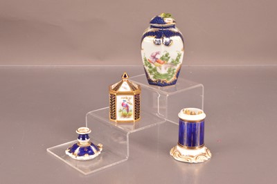 Lot 315 - Three small porcelain items