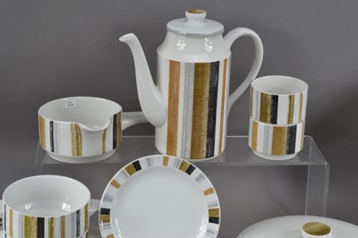 Lot 75 - A large collection of Midwinter ceramic table wares