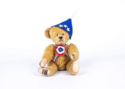 Lot 16 - A Lin van Houten (USA) Ideal Teddy Bear circa 1905 replica, circa 1995