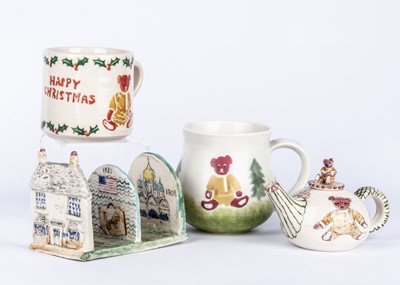 Lot 108 - Alfonzo pottery items