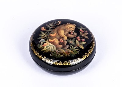 Lot 128 - A Russian lacquer round box by Oskika