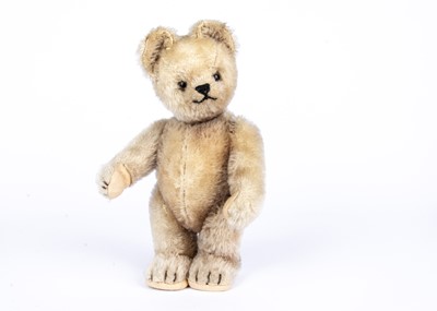 Lot 173 - A small post-war Schuco Tricky yes/no Teddy Bear