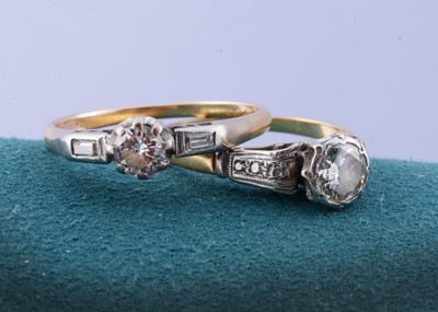 Lot 73 - An art deco 18ct and platinum set solitaire ring