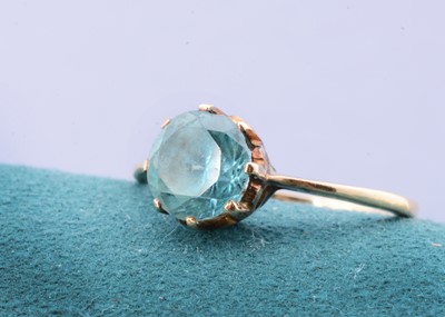 Lot 90 - A blue zircon single stone dress ring