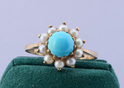 Lot 124 - An Edwardian 15ct gold turquoise dress ring