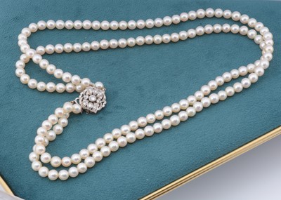 Lot 188 - A double row uniform cultured pearl necklace