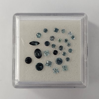 Lot 245 - A certificated Indicolite gem box