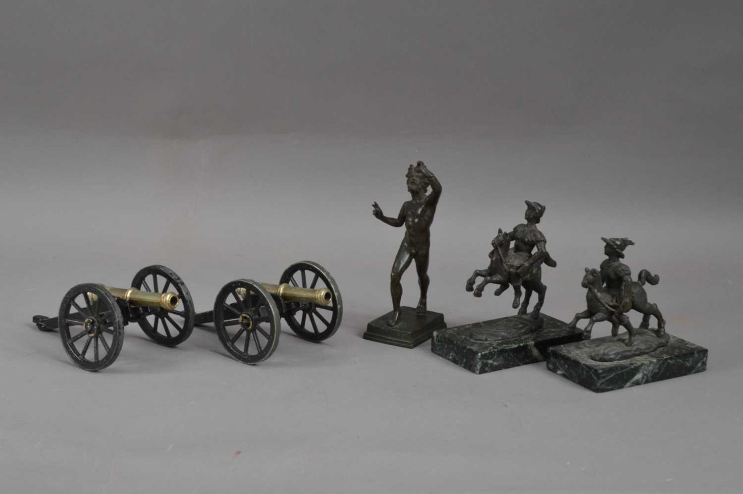 Lot 146 - A collection of metalwork items