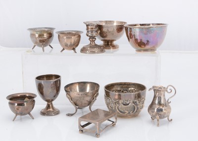 Lot 332 - A nice collection of small collectable silver and other items