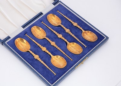 Lot 401 - A c1960s cased set of silver gilt Anointing coffee spoons