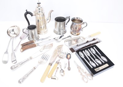 Lot 402 - A collection of silver plated items