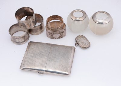 Lot 403 - A small collection of silver