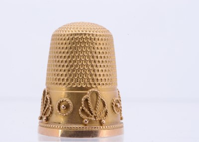 Lot 410 - A Victorian 15ct gold thimble