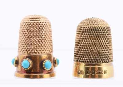 Lot 416 - 2 gold thimbles