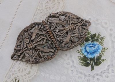 Lot 449 - A Victorian belt buckle