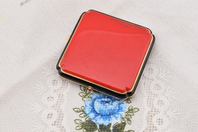 Lot 498 - A La Cloche Freres Paris c1925 square 18ct gold and enamelled square compact