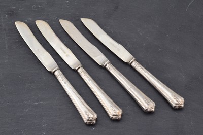 Lot 500 - A set of four George VI silver handled fruit knives