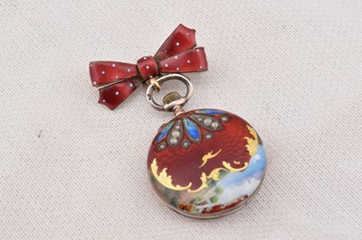 Lot 510 - An early 20th Century continental enamel lady's fob watch