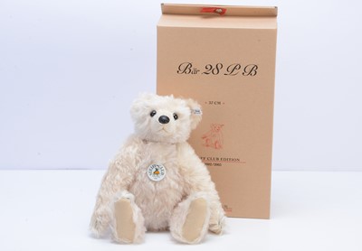 Lot 11 - A Steiff limited edition Bär 28 PB  Steiff Club 2002 teddy bear