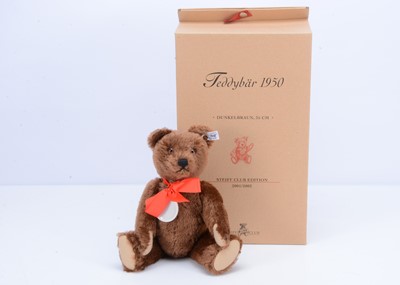 Lot 28 - A Steiff limited edition teddy bear 1950 dark brown club edition 2001/2002