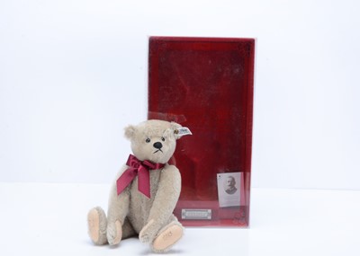 Lot 107 - A Steiff limited edition Richard Steiff 1902 replica teddy bear