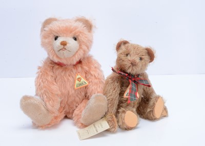 Lot 126 - Two Eduard Cramer teddy bears