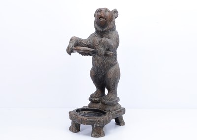 Lot 157 - A resin 'Black Forest' bear umbrella stand