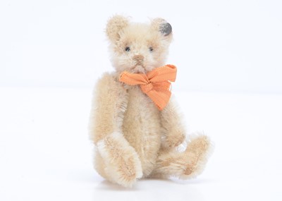 Lot 183 - A 1926 -1934 Steiff miniature teddy bear